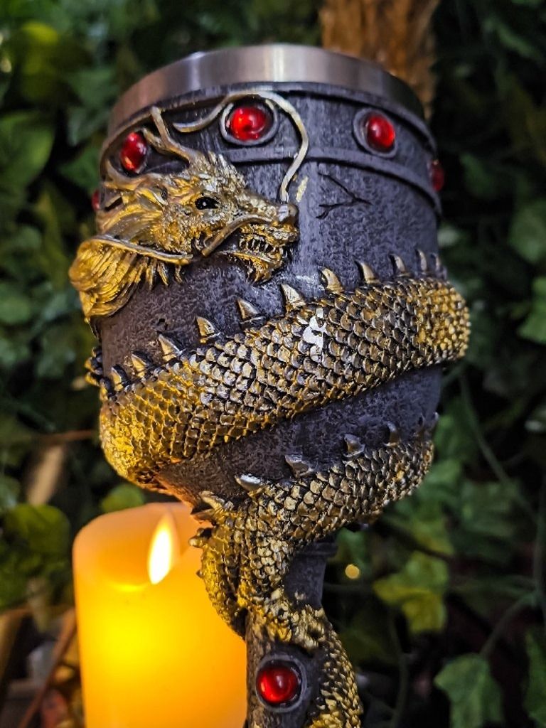 The Armored Kingdom Golden Dragon Crimson Goblet product image (2)