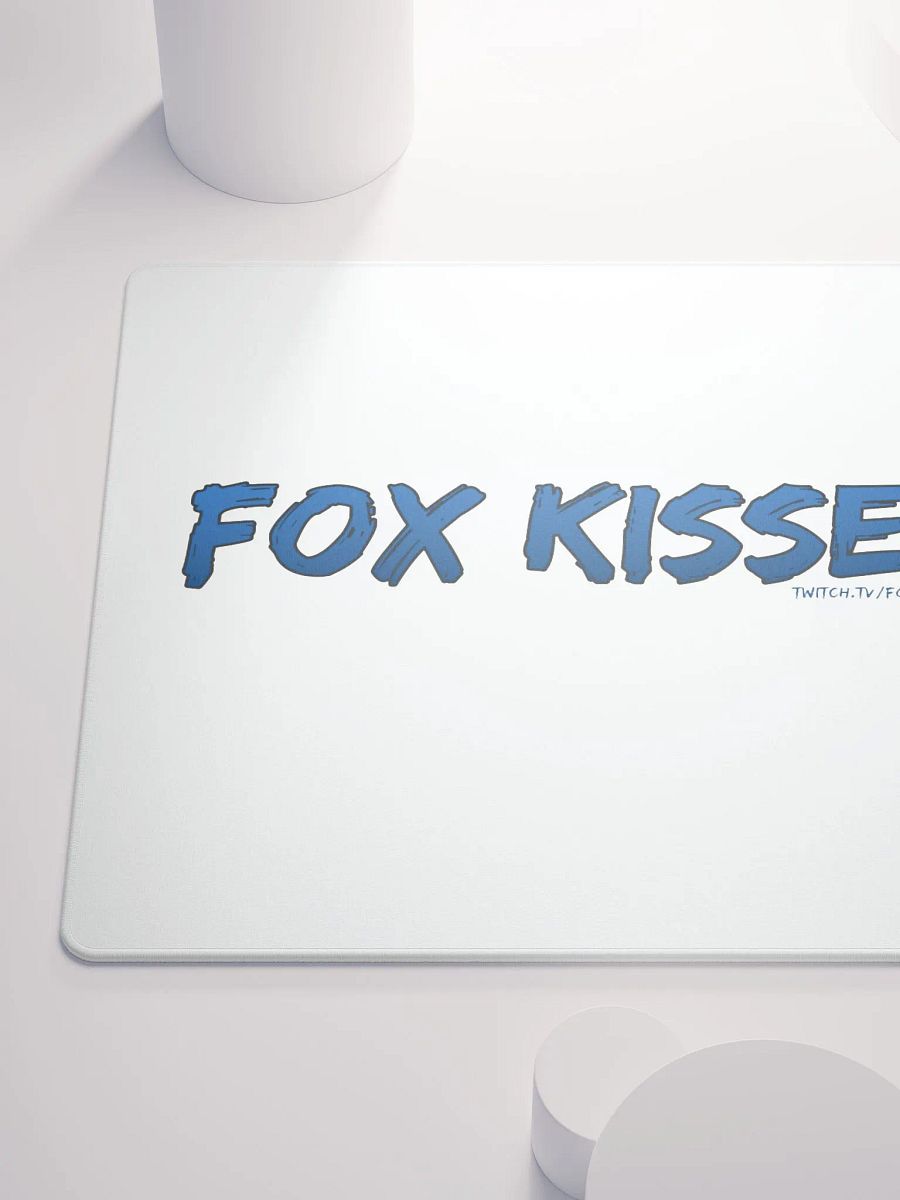 Simple Fox Kisser Mousepad product image (10)