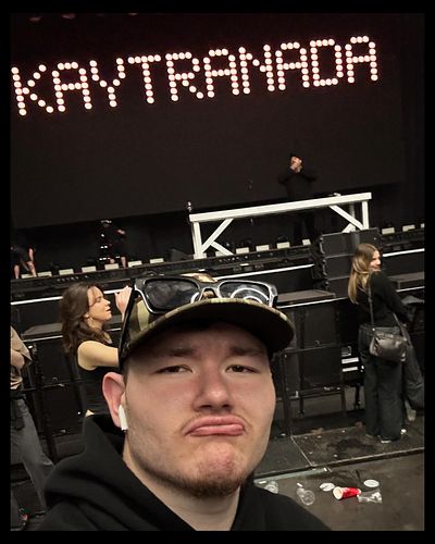 Druhý koncert na kterém jsem byl…OPĚT CELÝ VLOG KDE JE VŠECHNO NEBO I CELÝ KONCERT NA YOUTUBE! …úchvatný Kaytranada. Upřímně ...