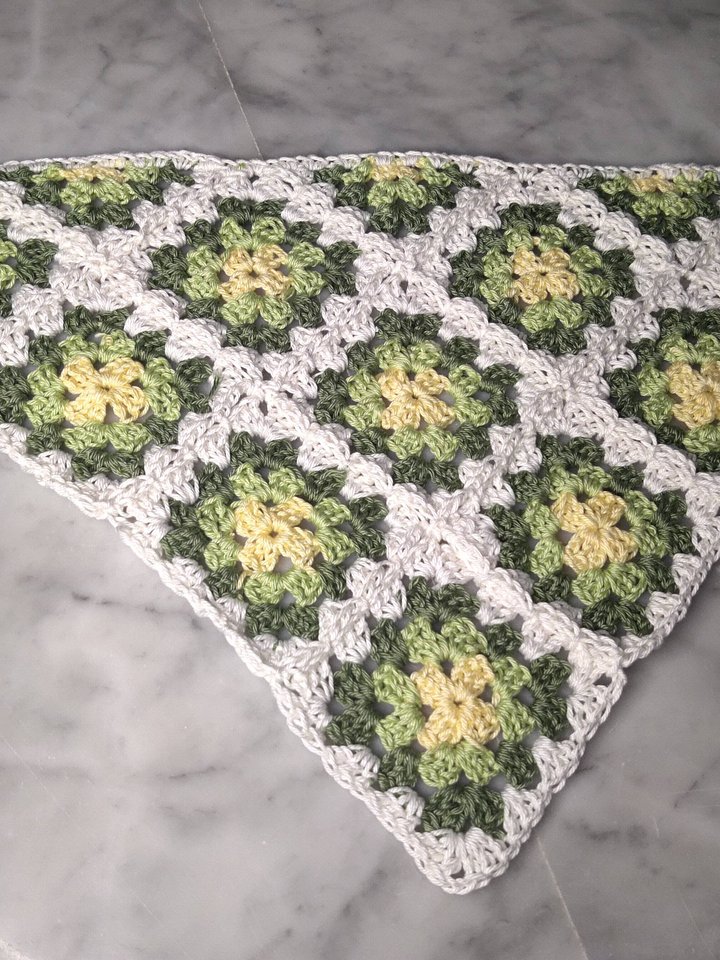 Granny square bandana pdf pattern product image (1)