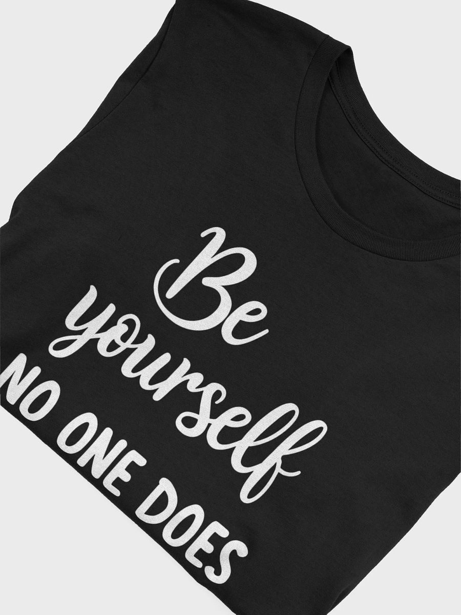 Be Yourself. No One Does It Better. – Empower Your Inner Swiftie with This Inspirational Taylor Swift Quote T-Shirt product image (5)