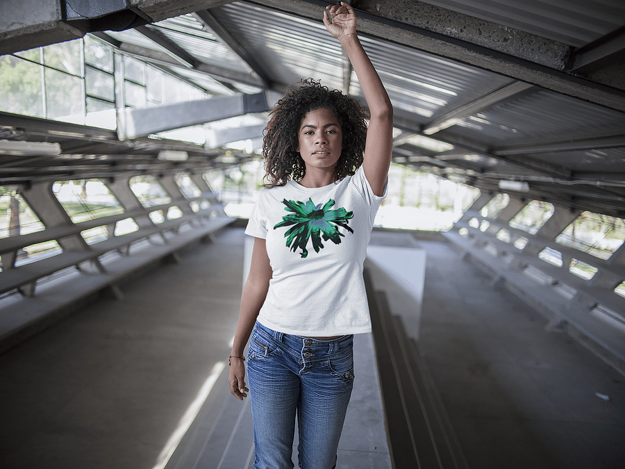 Abstract Floating Daisy Women's Fitted T Shirt product image (1)