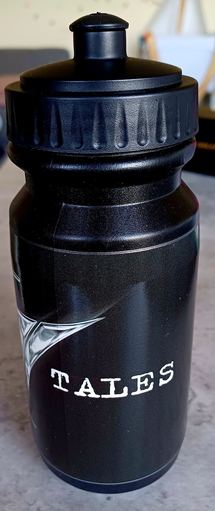 URBAN TALES PLASTIC WATER BOTLE product image (2)