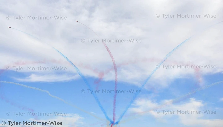 Red Arrows Up-Flying (Digital Photo) product image (1)