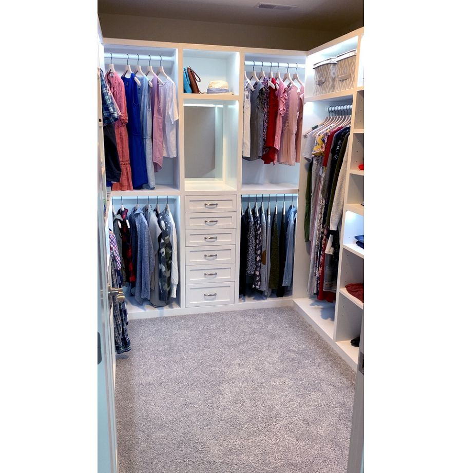 Walk In Master Closet - Woodworking Plans and 3D SketchUp Model product image (6)