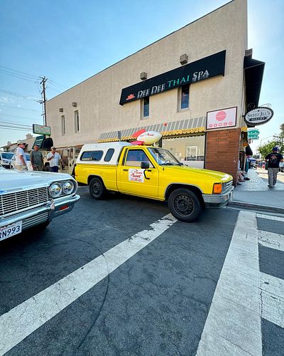 Two weeks ago we attended the @belmontshorecarshowlbc - our first car show in some time. It was great to walk down 2nd Street...