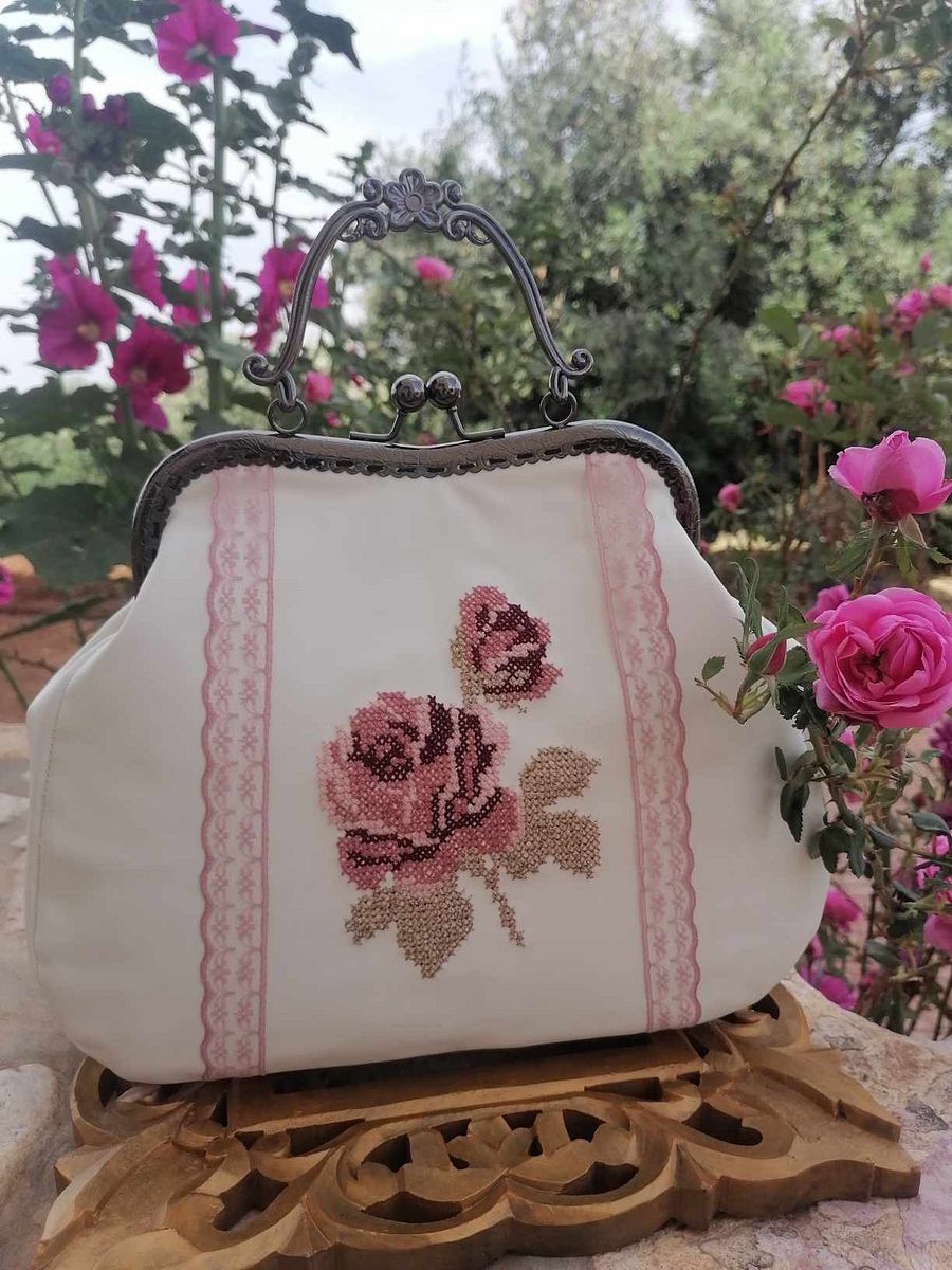 White leather bag product image (10)