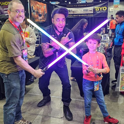 This is a special shoutout to the amazing people at @byolightsaber and my new bud @thecosmoeshow ! My son got the opportunity...