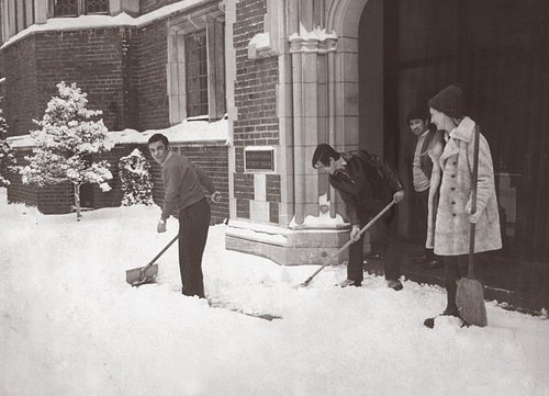 Let it snow! ❄️

It’s the first snowfall of the season here at I-House DC, and while it’s not quite yet the winter wonderland...
