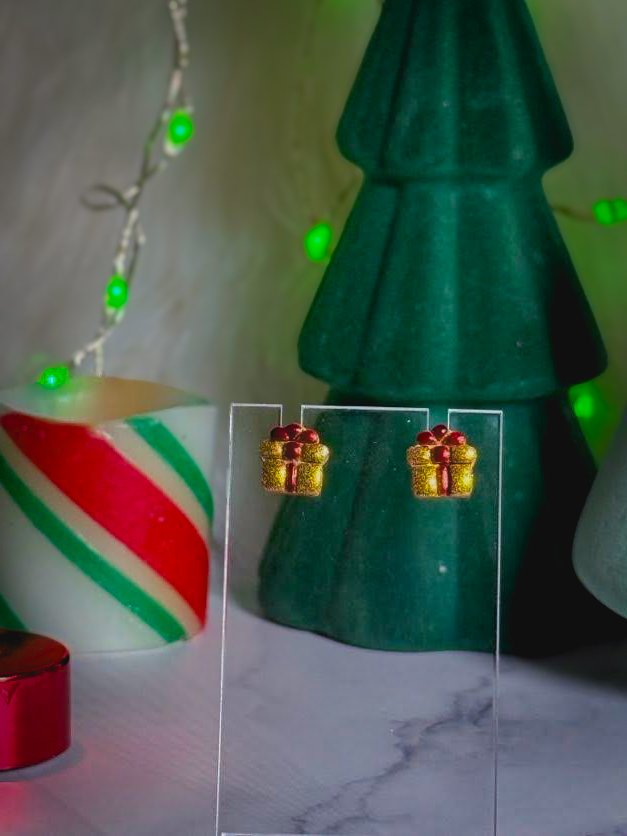 Red & Gold Gift Studs product image (1)