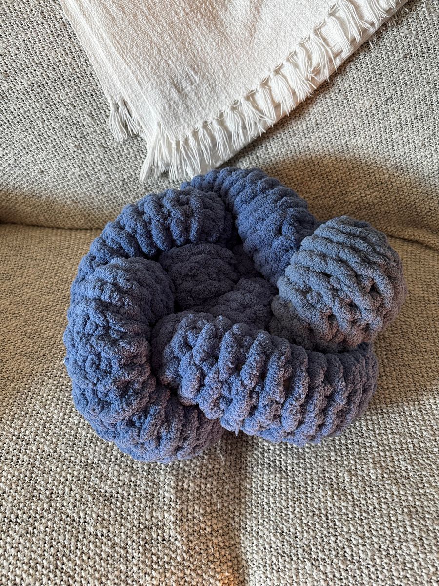 Knotted Pillow product image (2)