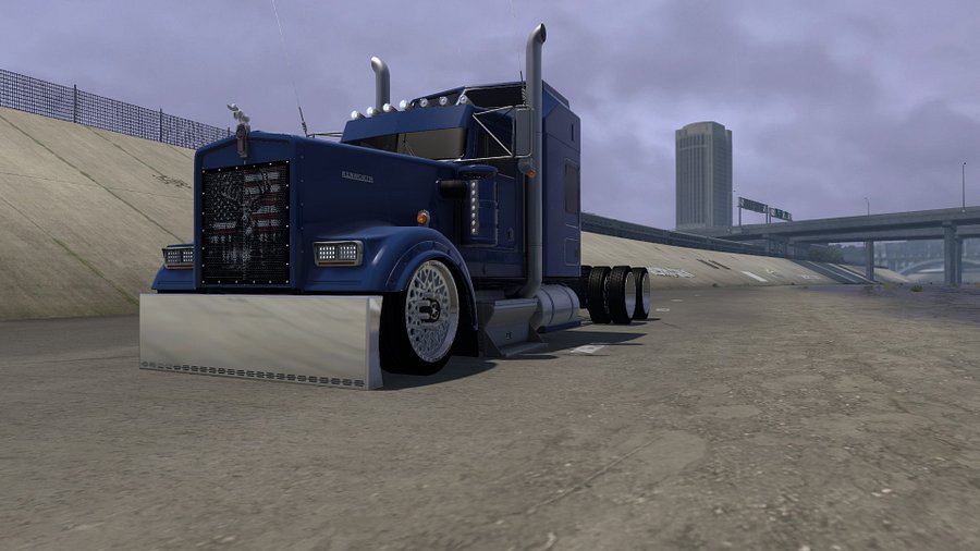 Kenworth W900 "The Legend" product image (9)