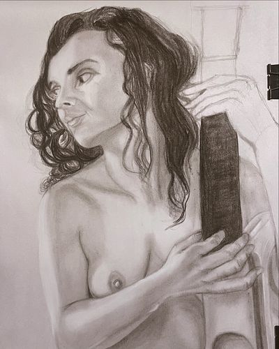 a charcoal sketch before thanksgiving. model @ewamaligranda 

#charcoal #charcoaldrawing #charcoalsketching #portraitdrawing ...