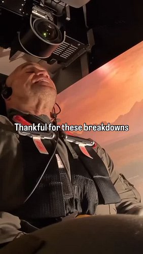 HAPPY THANKSGIVING 😈

@livinghollow x @oceanofillusionsnj 
track : ‘lost in the mire’ 

#metal #metalhead #deathcore #metalmu...