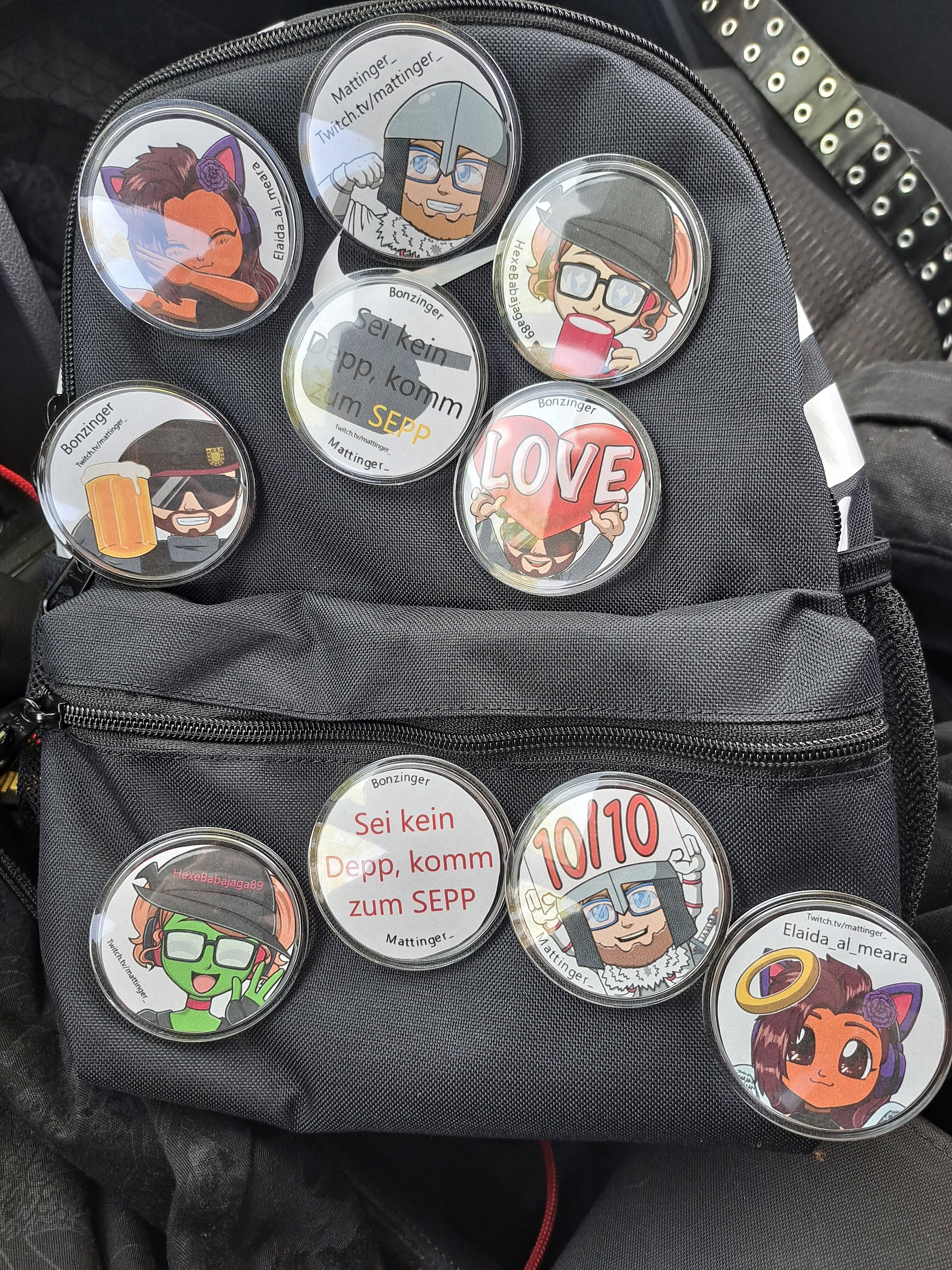 Button product image (1)