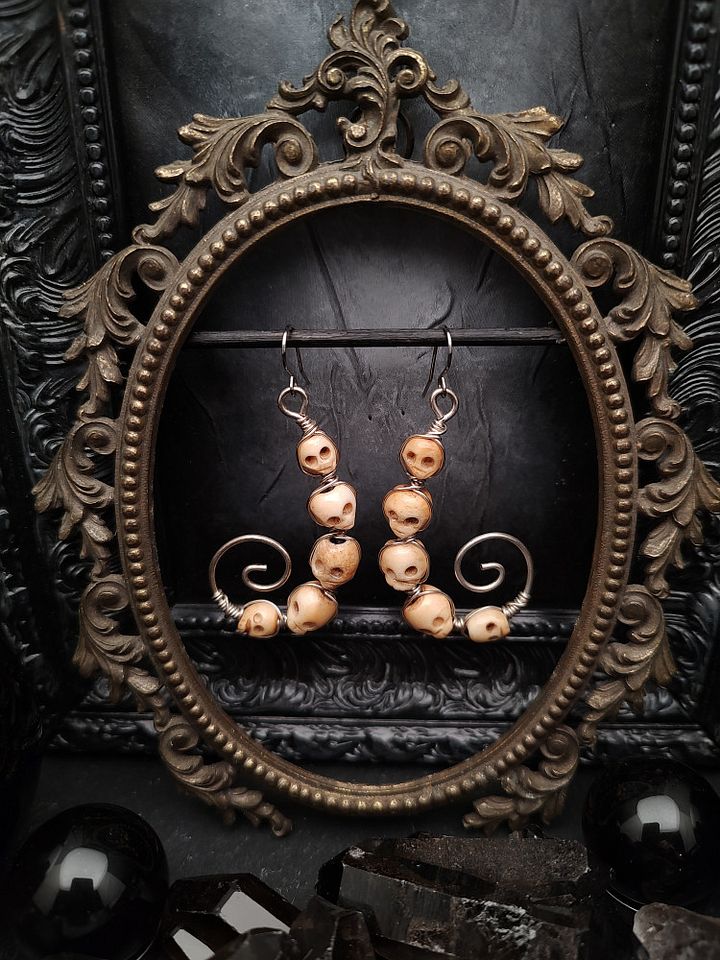 Earrings Bone Vault - Spiral Skulls Epic product image (2)
