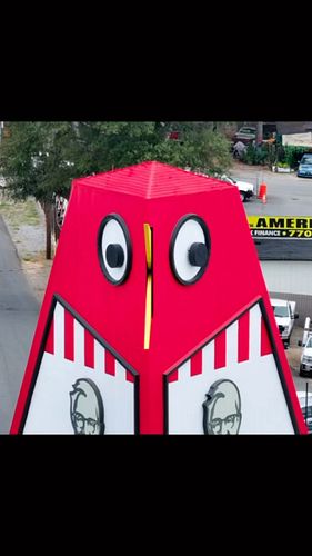 Flying around Georgia and found the iconic #KFC chicken 🐔 #kentuckyfriedchicken #destination #dronevideo #travelblogger #georgia