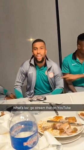 Alex refuses to perform his song what’s luv

#reels #supereagles #victorboniface #victorsosimhen #nigeriavsbenin #naija #alex...