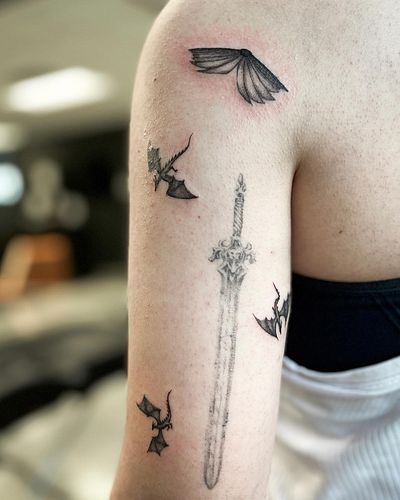little dragons and a book for jay! 🩷 thank you for the trust, friend 🐉📖

sword not done by me !

.
.
.
#art #artist #artwork ...