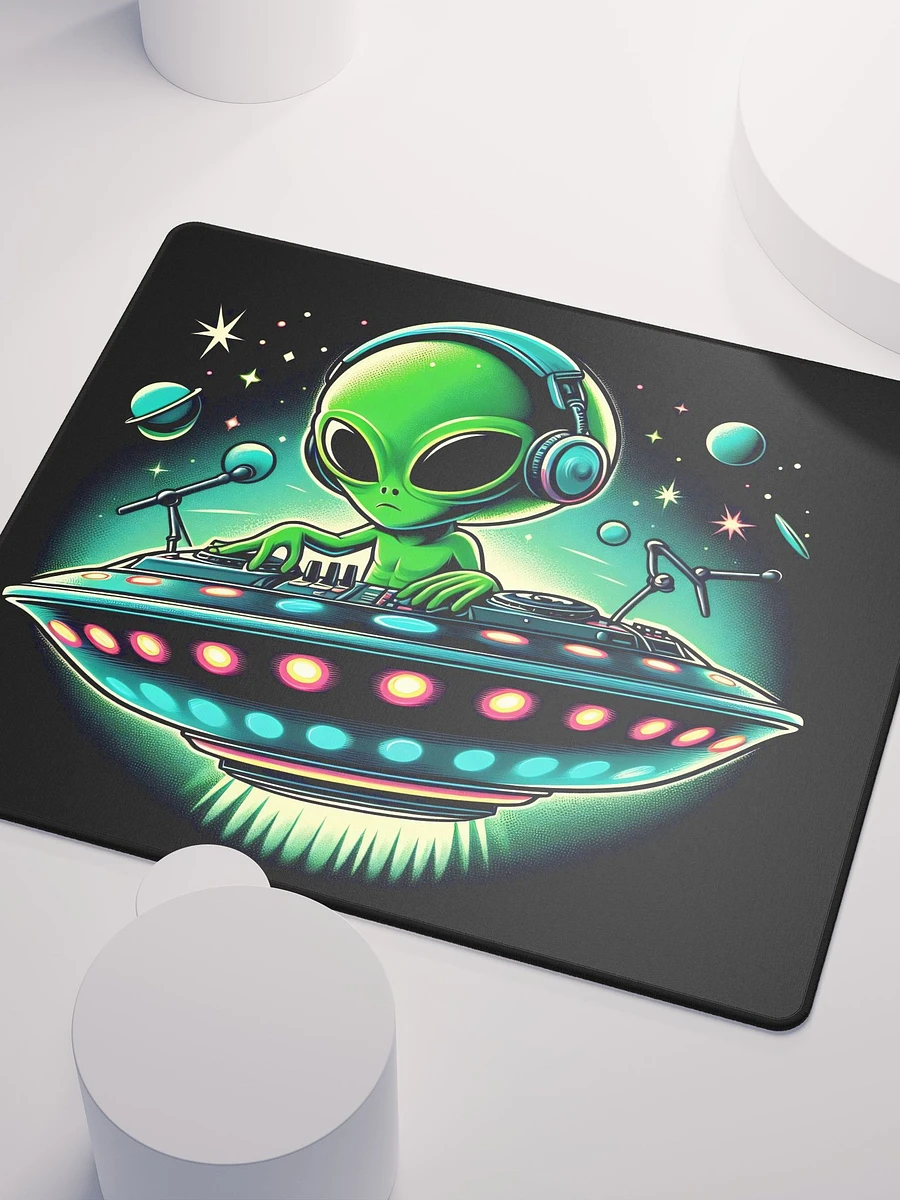 Alien DJ Mouse Pad product image (3)