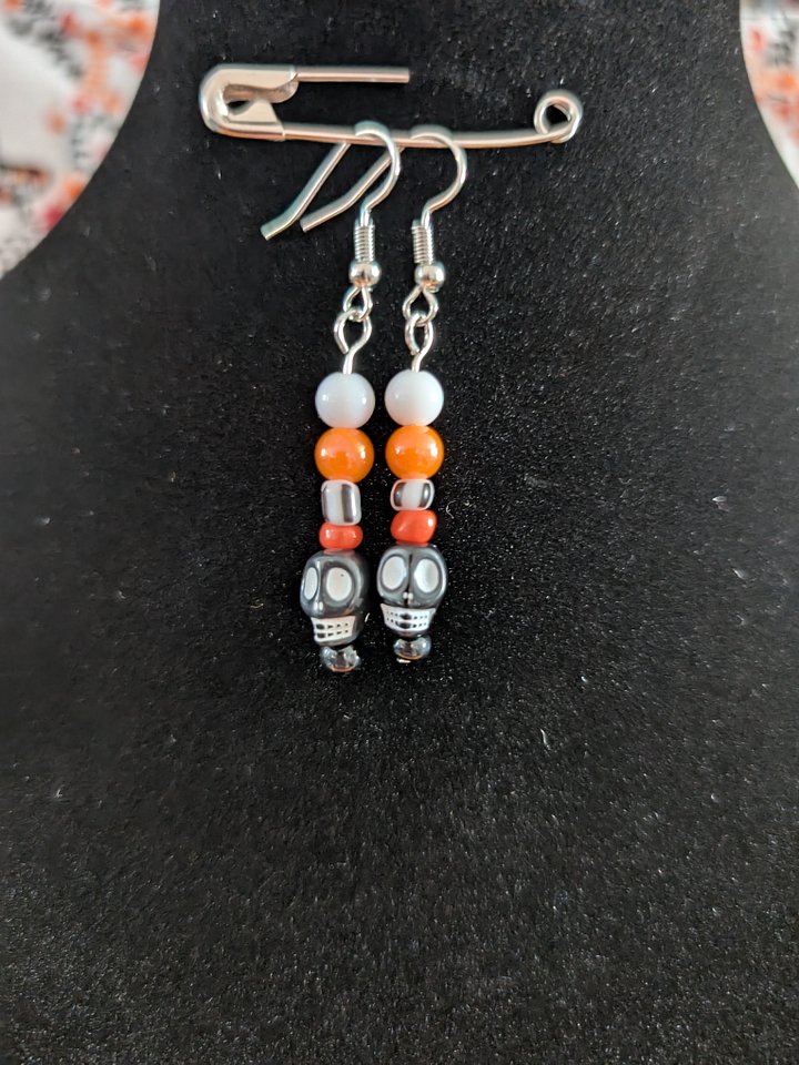 Halloween Skully Earrings! product image (2)