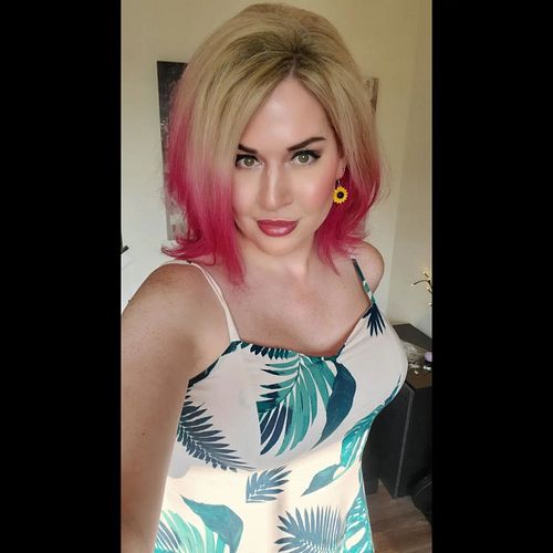 I'm all set for my big event this weekend thanks to @nikkicarchedistylist who spent 5 hours refreshing my blonde and fuschia ...
