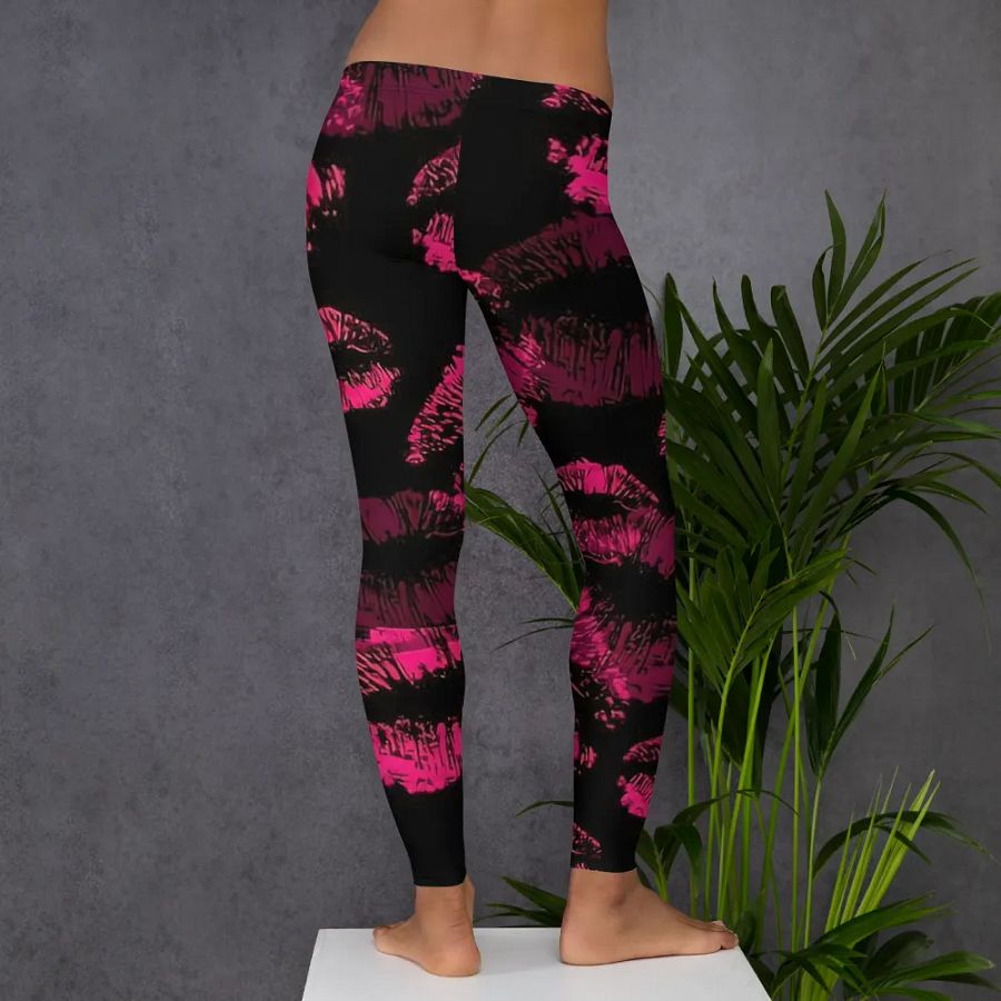 Kiss Me Quick All-Over Leggings product image (6)