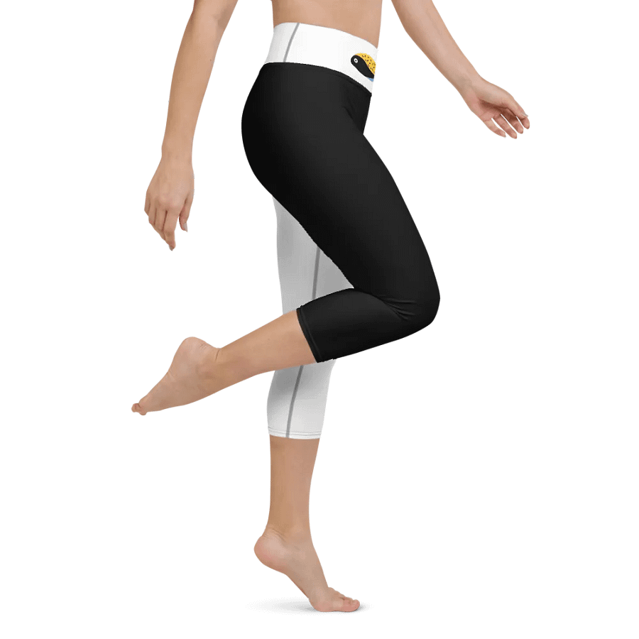 Fish Flexi Capri Yoga Leggings – 90s Vibes, Ultimate Comfort! product image (1)