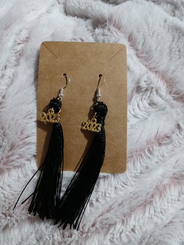 Boss momma grad earrings product image (1)