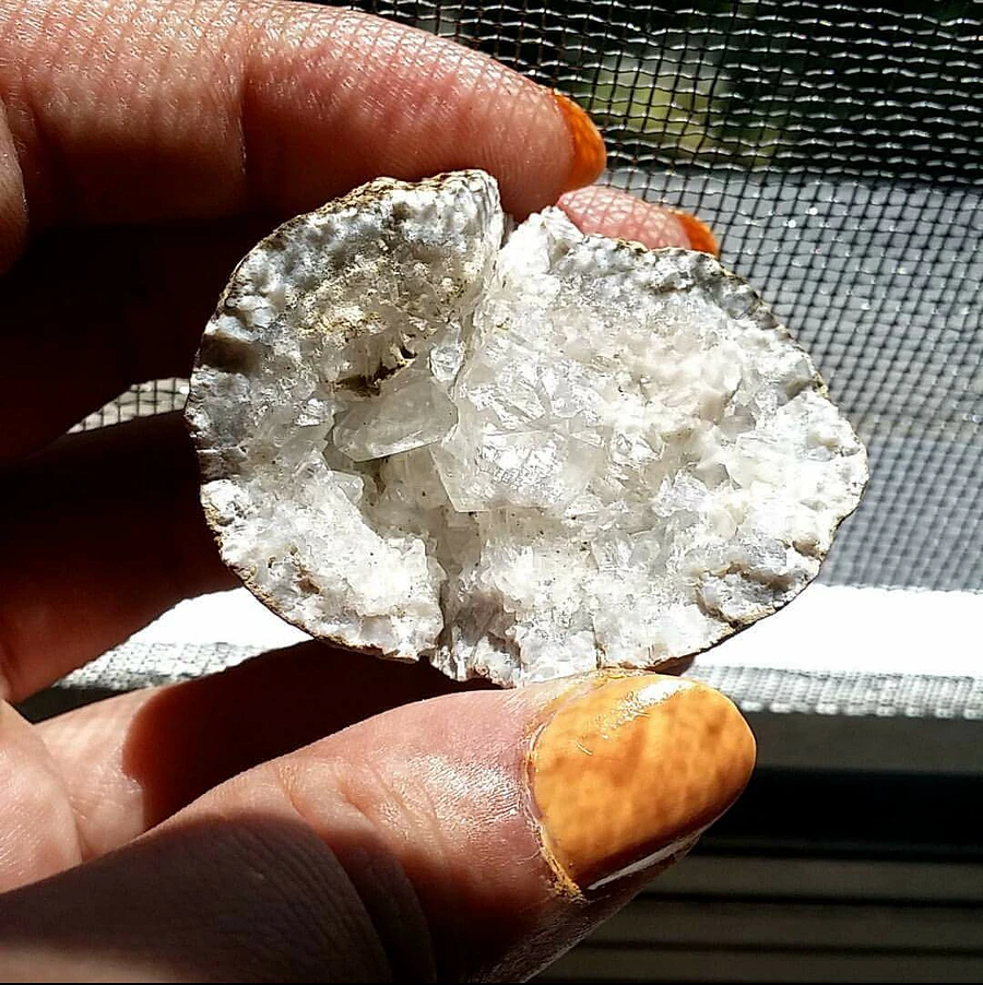 1 Pc. ☆ Quartz Druzy Geode Half Raw Specimen product image (3)