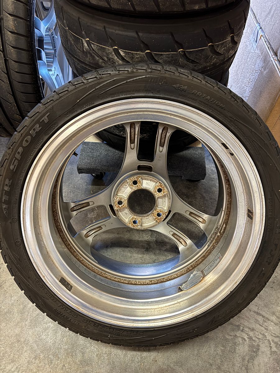 Yokohama Super Advan SA3R V2 - 18x9 +24 - Used product image (9)