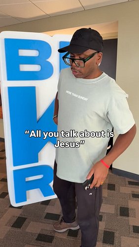 We love Jesus @breakersconference 

Had so much fun with yall 
@melissa_reinoso @rubeeelana @alexisjadin @emmanuel