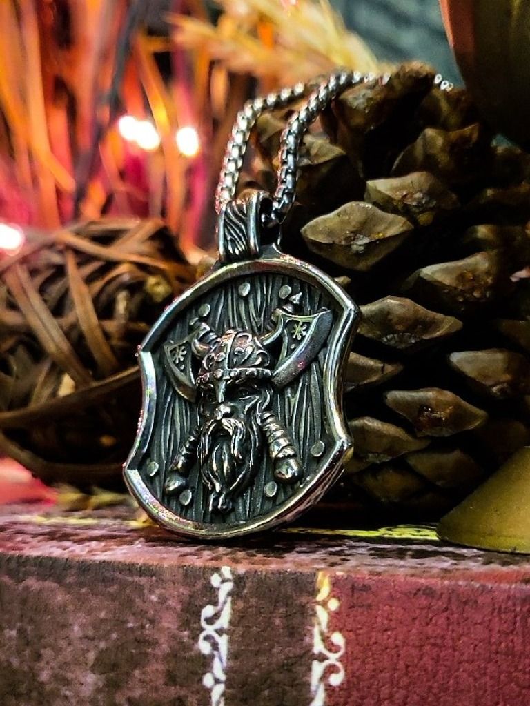 The Armored Kingdom Shield Breaker Viking Warrior Necklace product image (2)