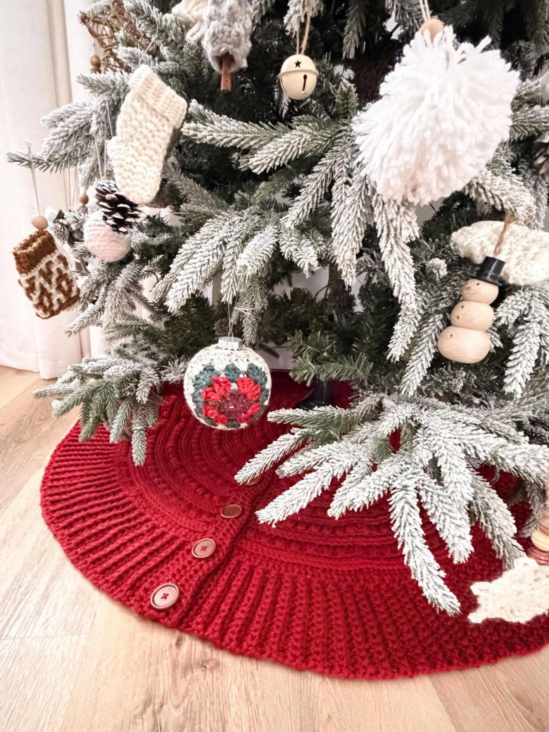 Snuggle Season Tree Skirt Crochet Pattern product image (7)