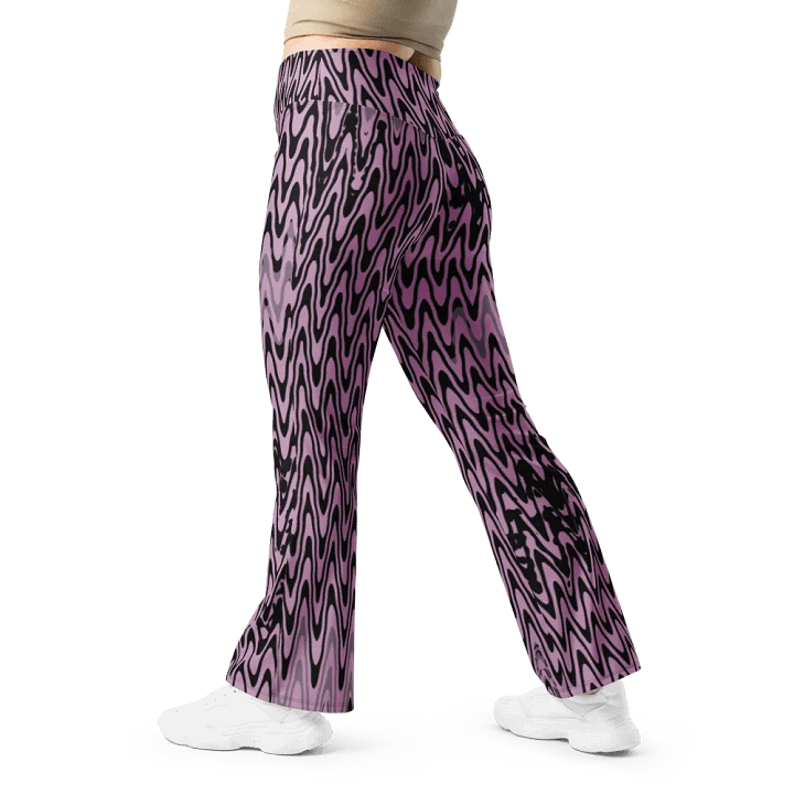 The Nora Flare Leggings product image (2)