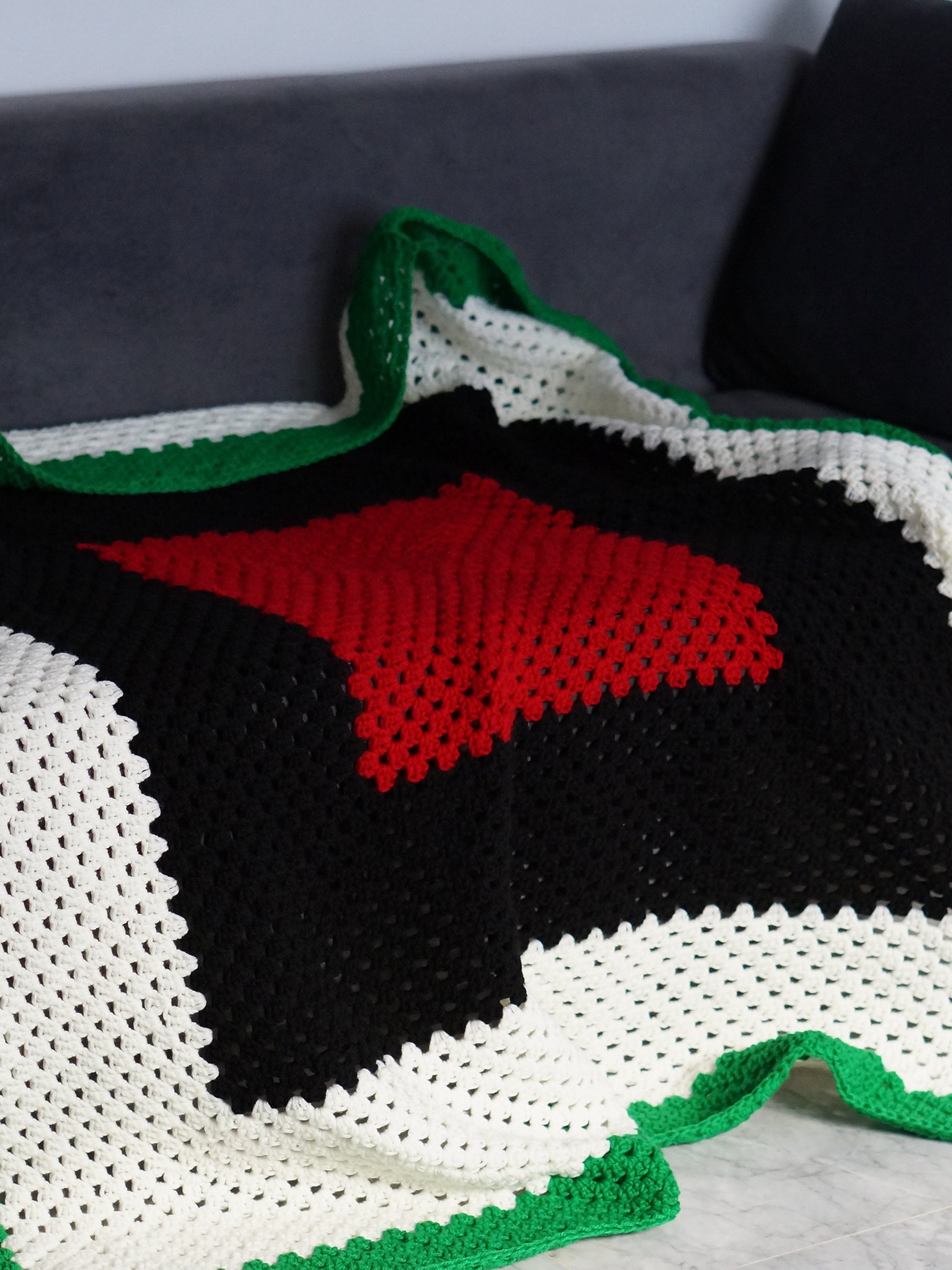 Queen size granny square blanket pdf pattern product image (1)