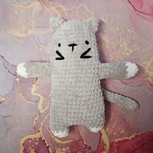 😸 AMI CAT FINISH 😸 
It took a week- but I finally finished my lil derpy kitteh. There's definitely spots I can fix to make it...