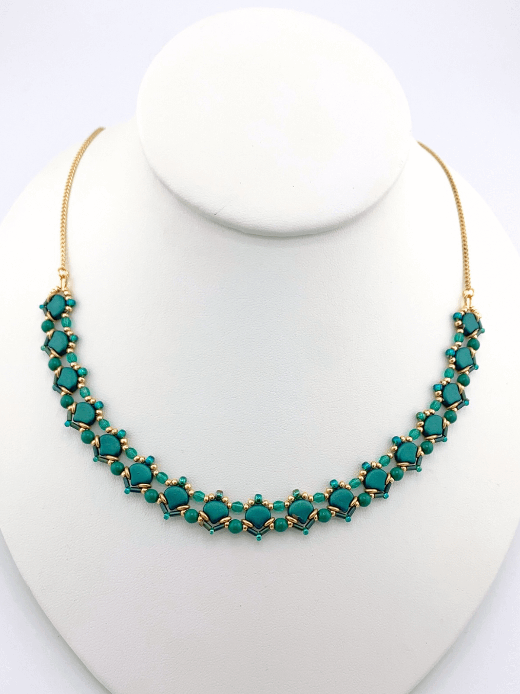 Queen’s Trellis Necklace Earrings Set - Green product image (4)