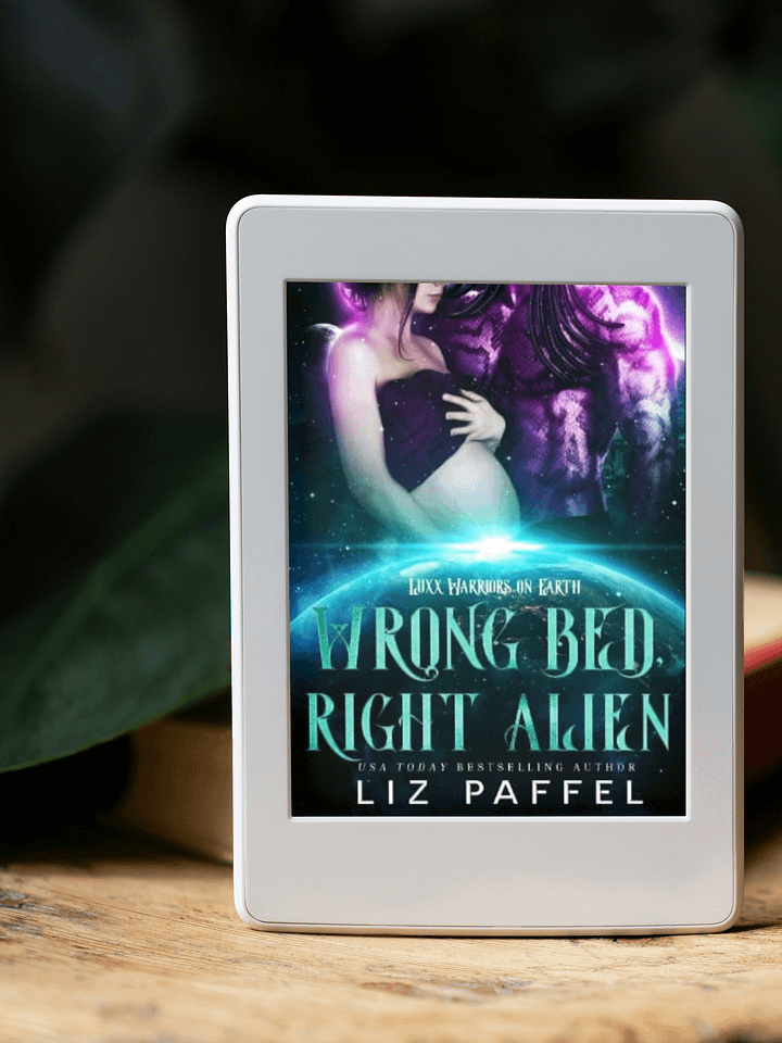 Wrong Bed Right Alien Ebook AVAILABLE ON AMAZON product image (1)