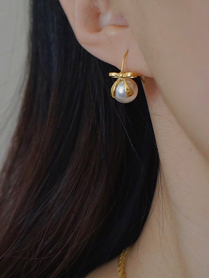 Bow Pearl Drop Earrings | 18K Gold Plated product image (2)