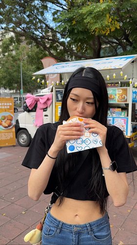 This Taiwanese dessert got me in a chokehold 😩

Added another dessert to my long list of favourites 📝
Gelato wrapped in milk-...