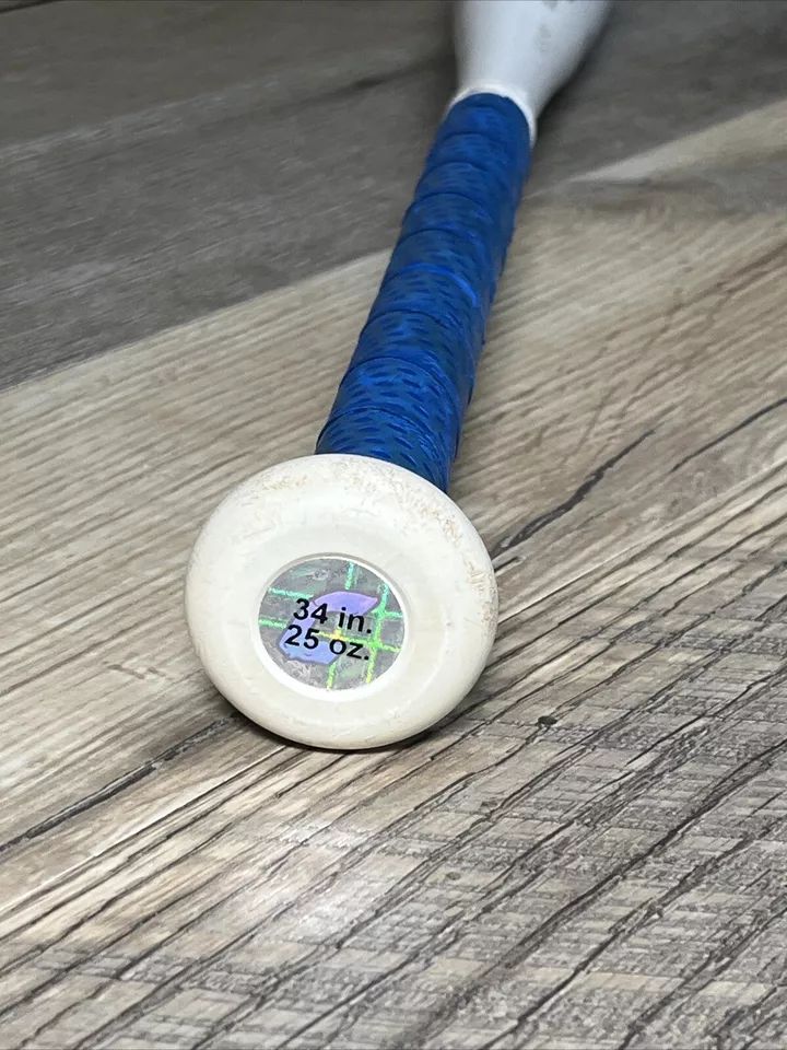 COMBAT Maxum MAXFP109 34in 25oz (-9) Blue/White Fastpitch Softball Bat product image (3)