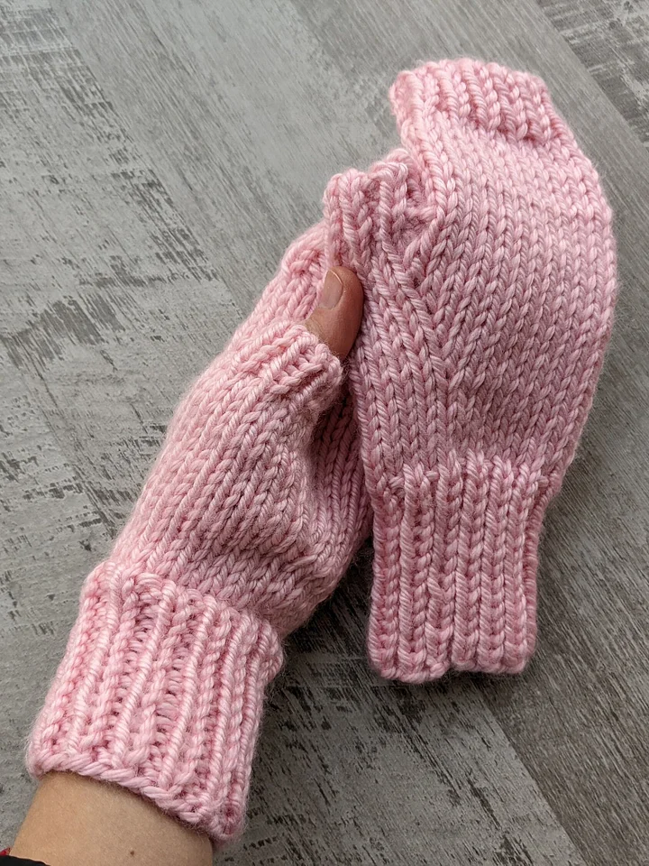 Chunky Knit Fingerless Gloves Pattern product image (2)
