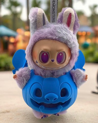 💙👽🌺 Ohana means family… and Labubu just joined yours!
Transform your Plush into the galaxy’s cutest mischief-maker with this ...