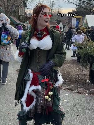 I had a blast running around freezing my butt off at the PA Yule festival!! #renfaire #yule #costume 