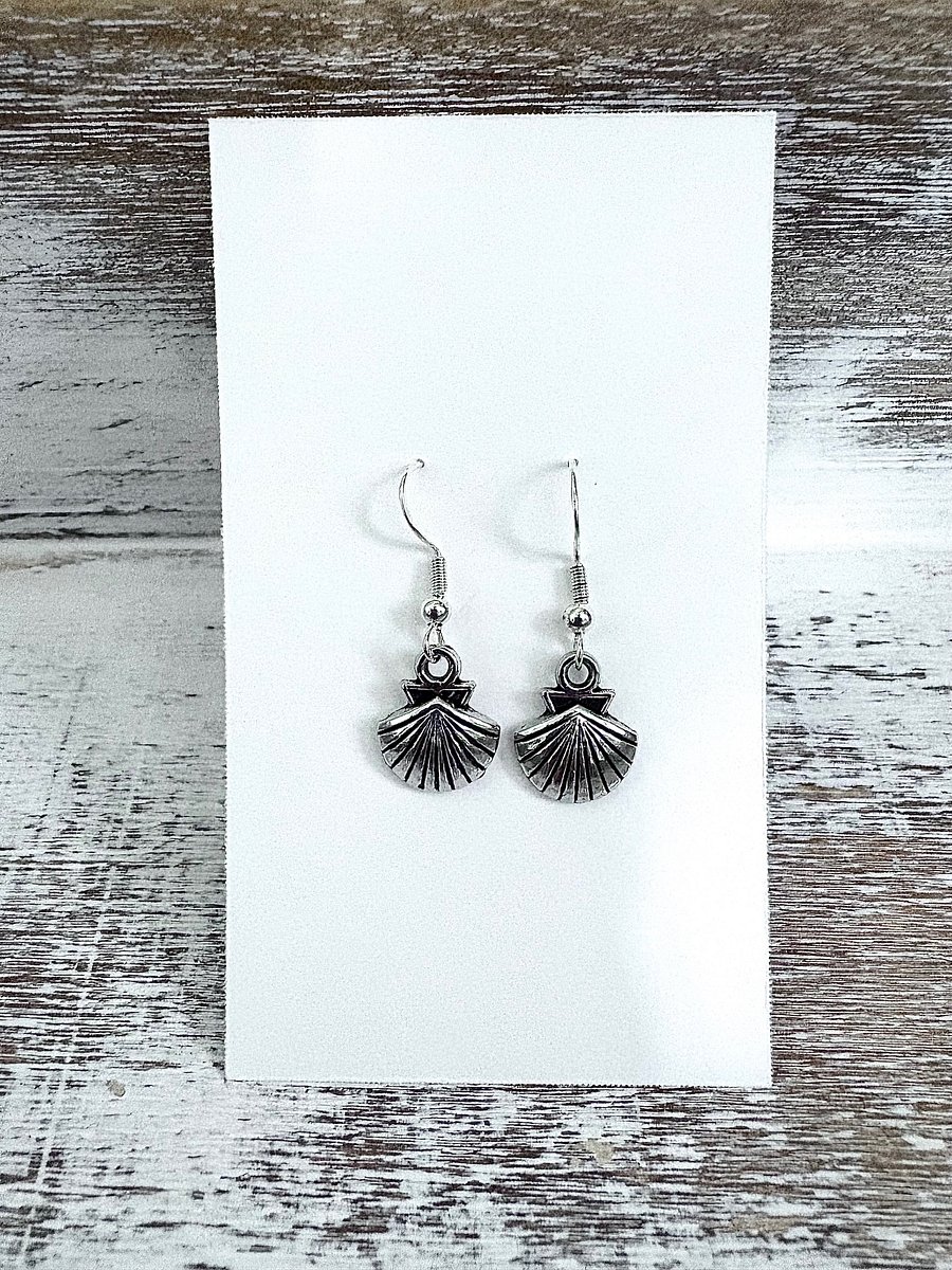 Handmade Silver-Tone Metallic Scallop Earrings | Monique Faella Designs™ | MFD-00125 product image (2)