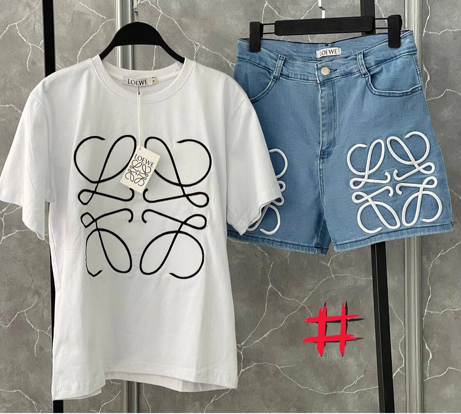 Luxury Women T-Shirt & Jeans Short product image (3)