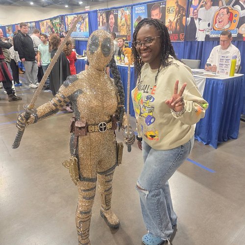 @ricomicconofficial shout out to @annma_arts with this amazing costume. My wife liked it so much, she had to take a picture w...