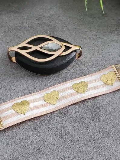 Blushing Hearts Elastic Bracelet | Handmade Accessory for Bellabeat Leaf Urban & Ivy product image (2)