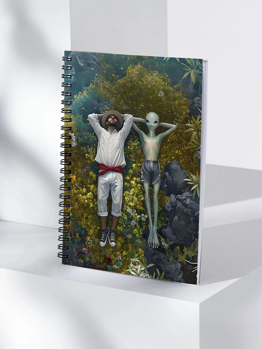 Libreta Alien y Jíbaro en un Campo de Flores Silvestres product image (4)